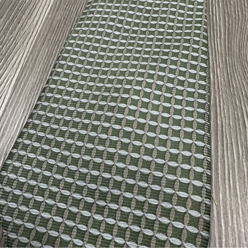 Reserve Green Silk Tie with‎ Geometric Pattern Men’s OS 60”